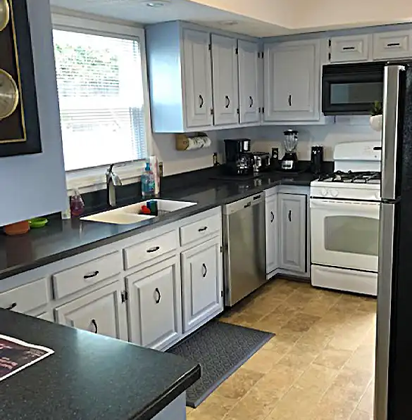 Kitchen with a variety of amenities